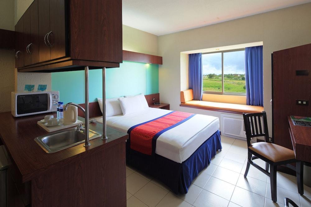 Microtel By Wyndham Eagle Ridge General Trias  Εξωτερικό φωτογραφία