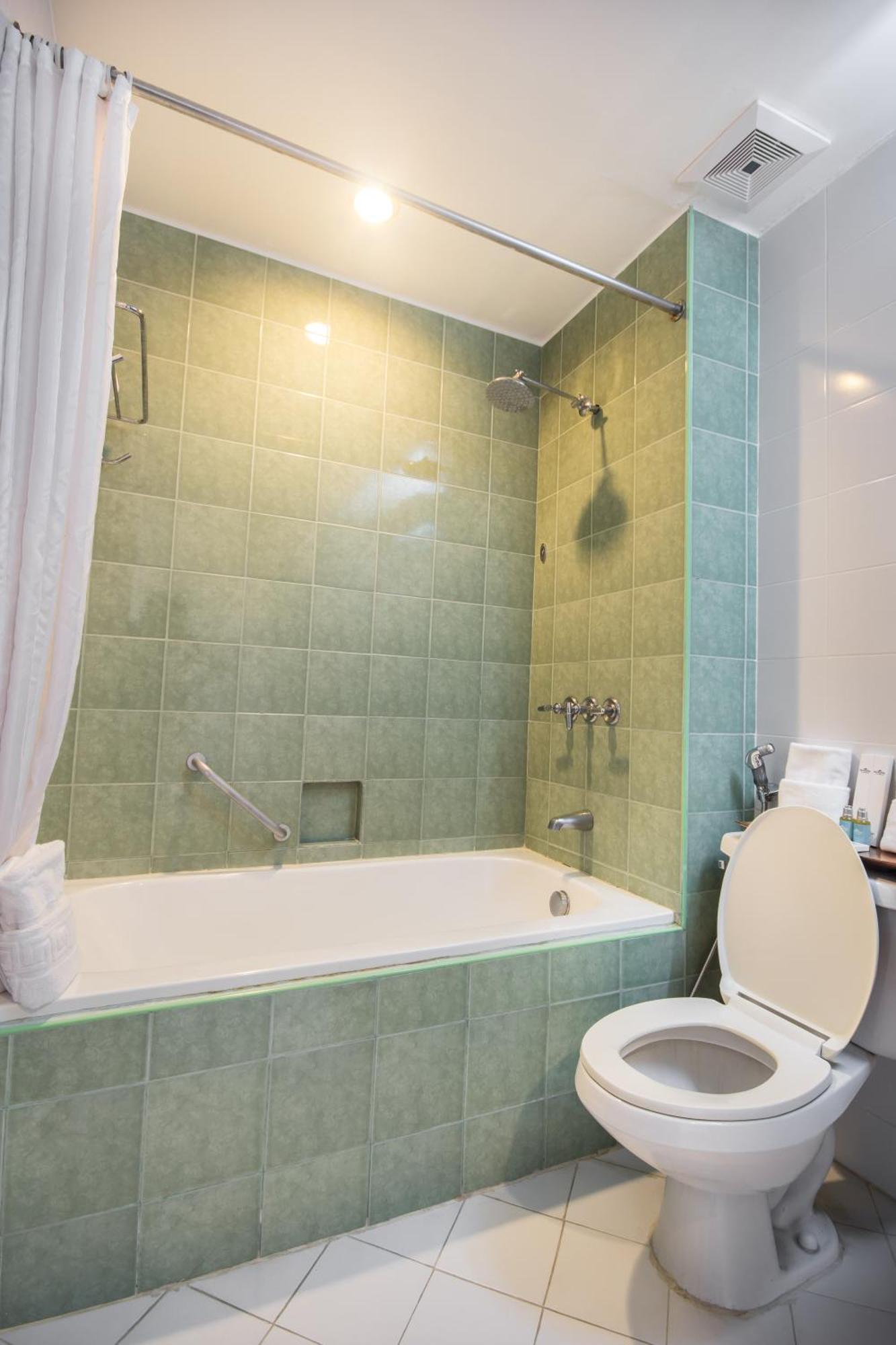 Microtel By Wyndham Eagle Ridge General Trias  Εξωτερικό φωτογραφία