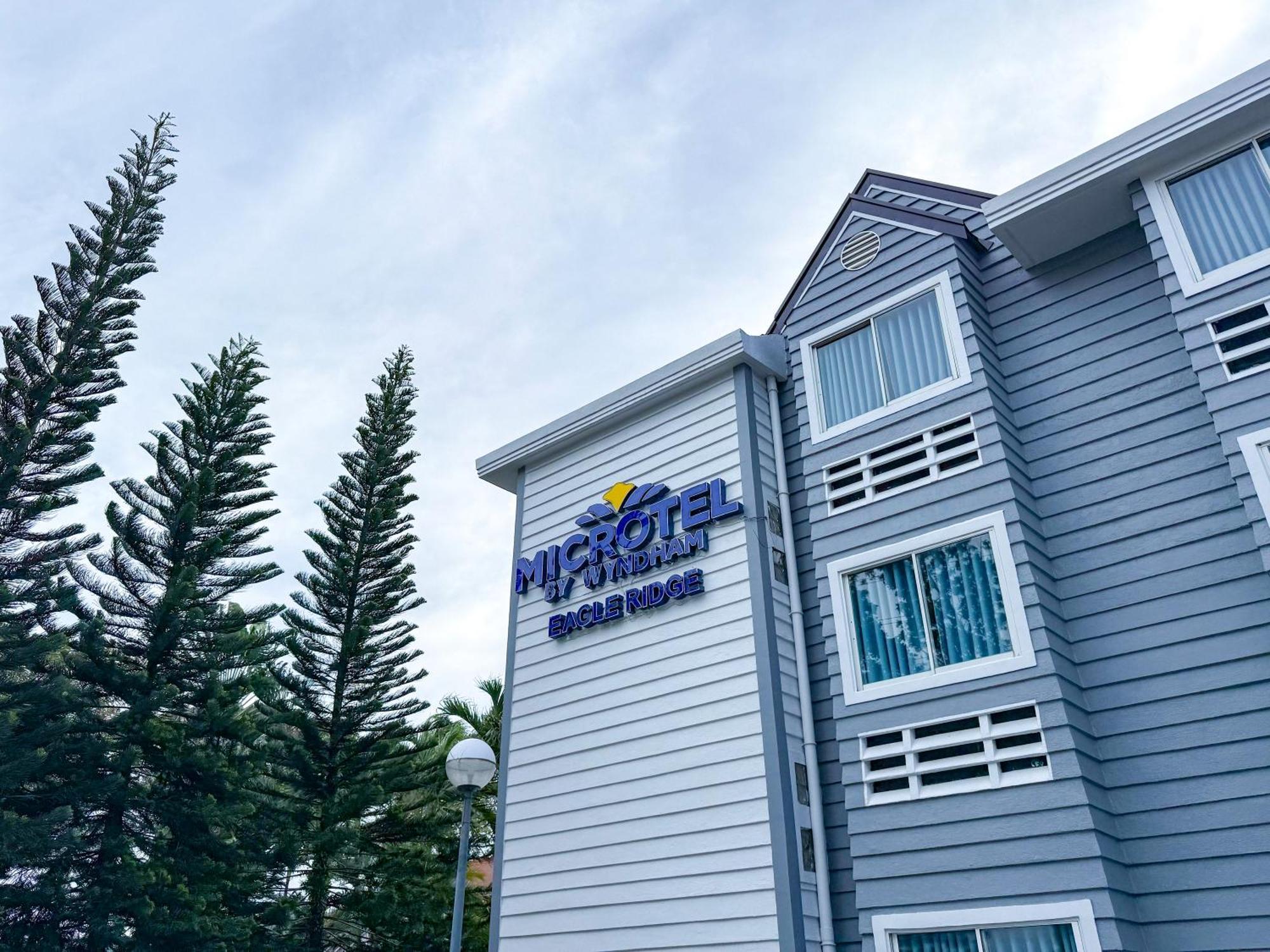 Microtel By Wyndham Eagle Ridge General Trias  Εξωτερικό φωτογραφία