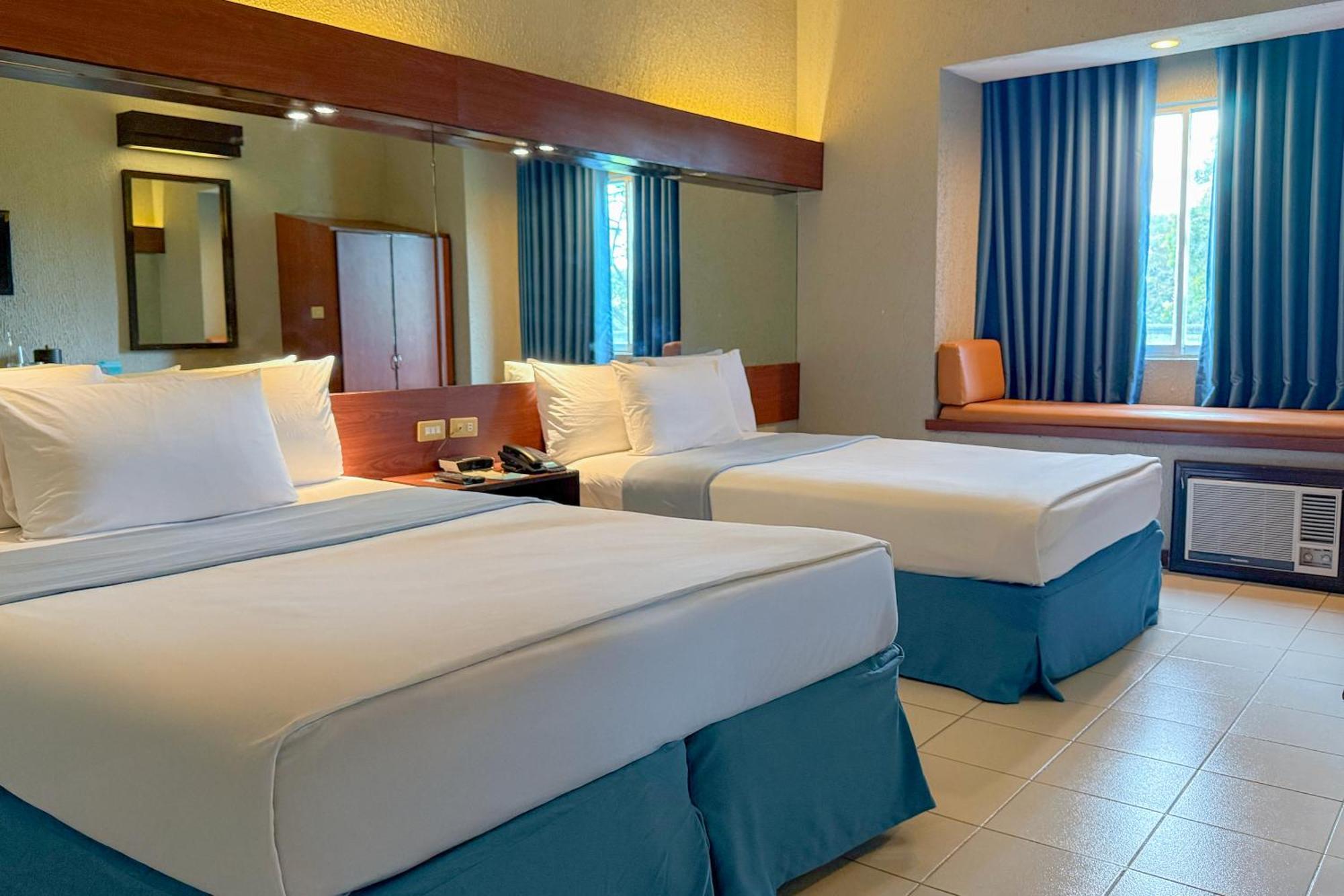 Microtel By Wyndham Eagle Ridge General Trias  Εξωτερικό φωτογραφία