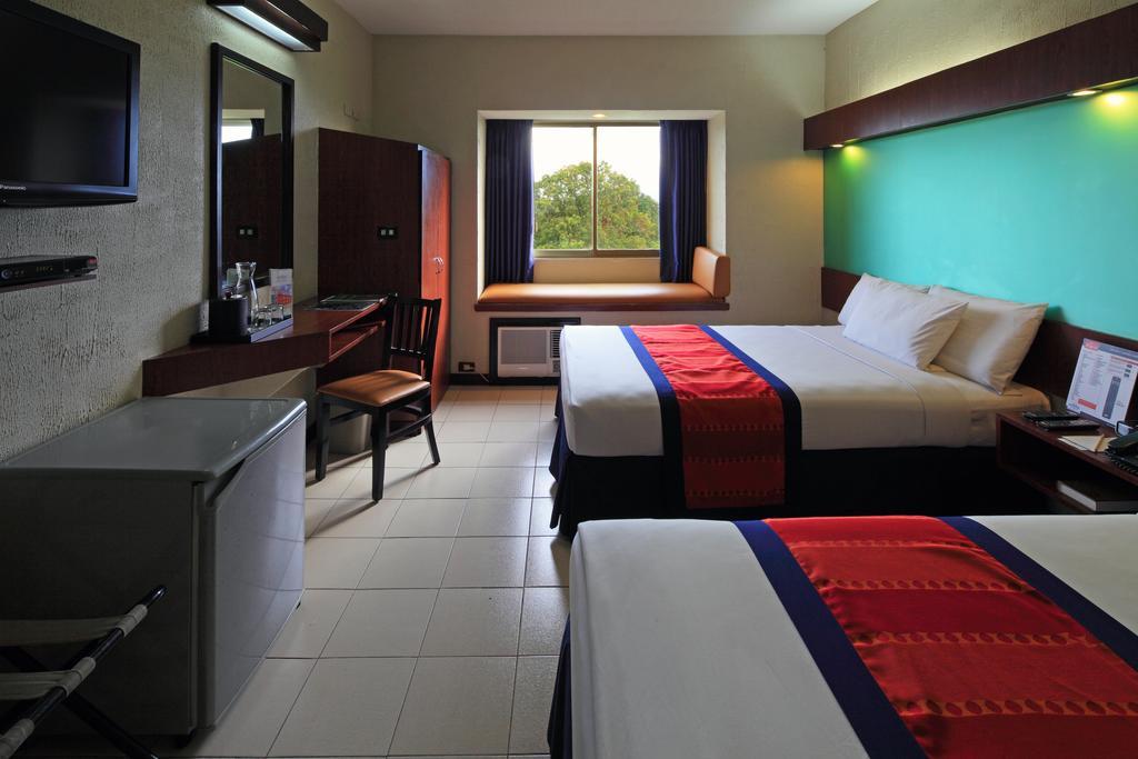 Microtel By Wyndham Eagle Ridge General Trias  Εξωτερικό φωτογραφία