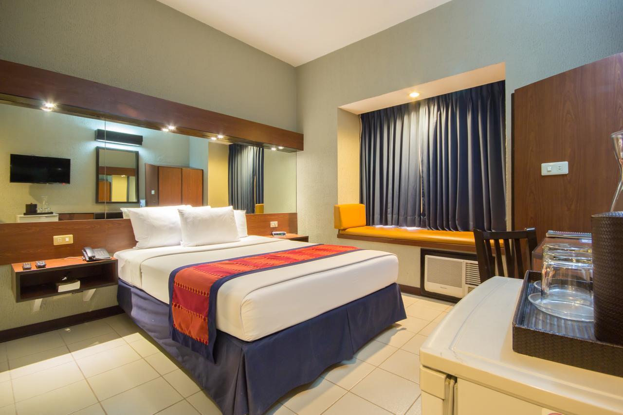 Microtel By Wyndham Eagle Ridge General Trias  Εξωτερικό φωτογραφία