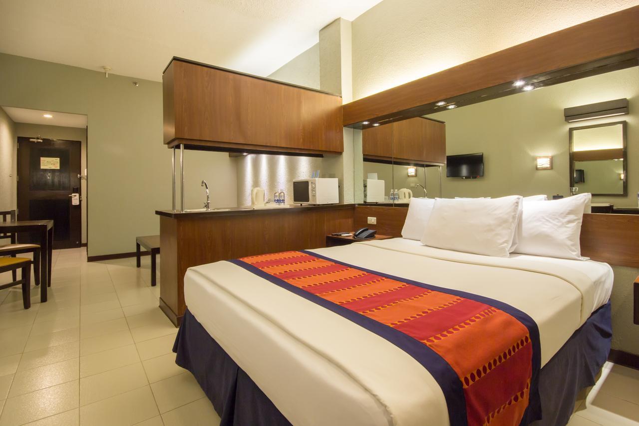 Microtel By Wyndham Eagle Ridge General Trias  Εξωτερικό φωτογραφία