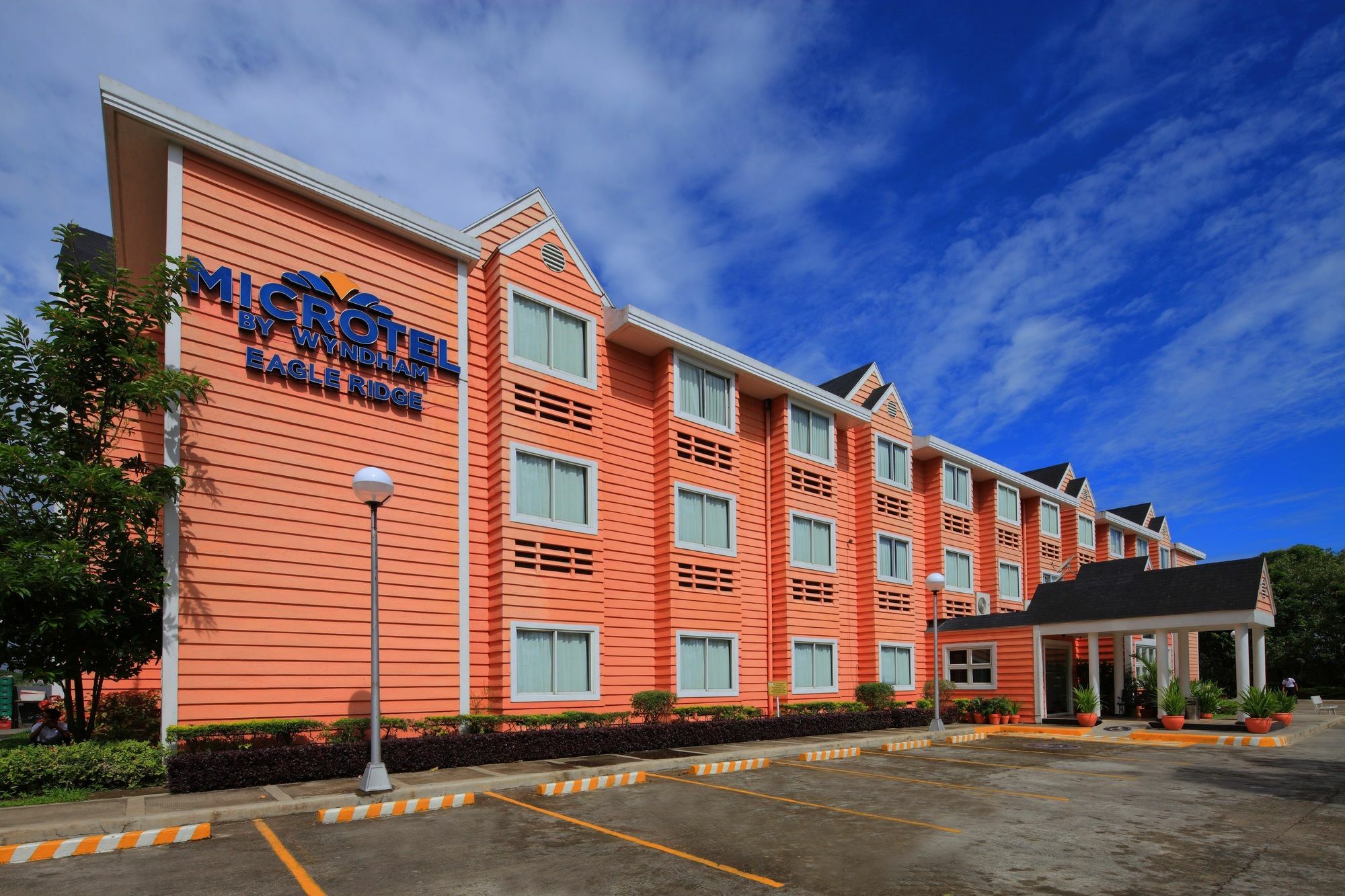 Microtel By Wyndham Eagle Ridge General Trias  Εξωτερικό φωτογραφία